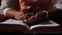 praying-5406270_1280